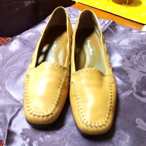 Carriage Court "Eldon" womens loafer